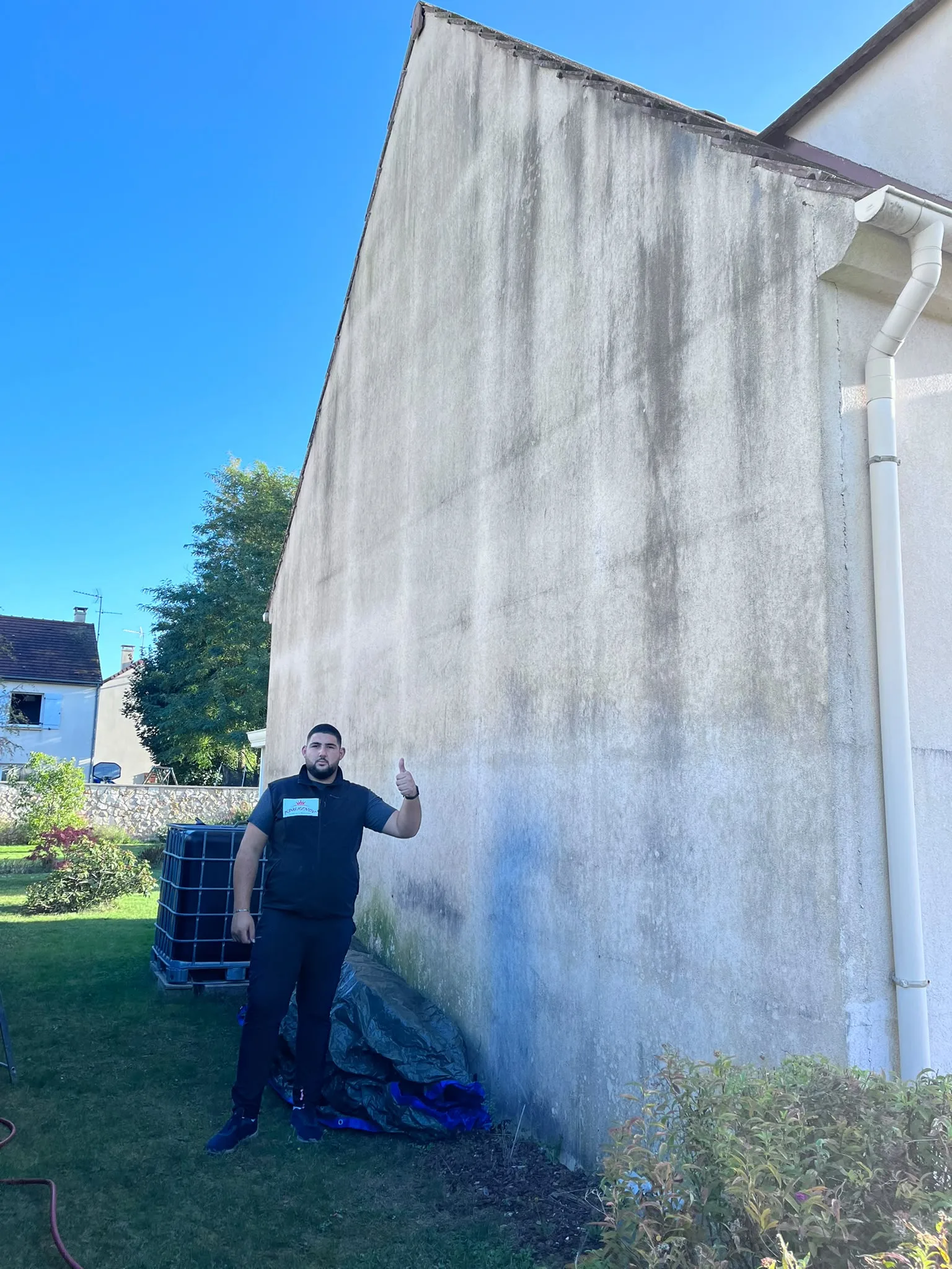 Façade encrassée avant ravalement par KING RENOV