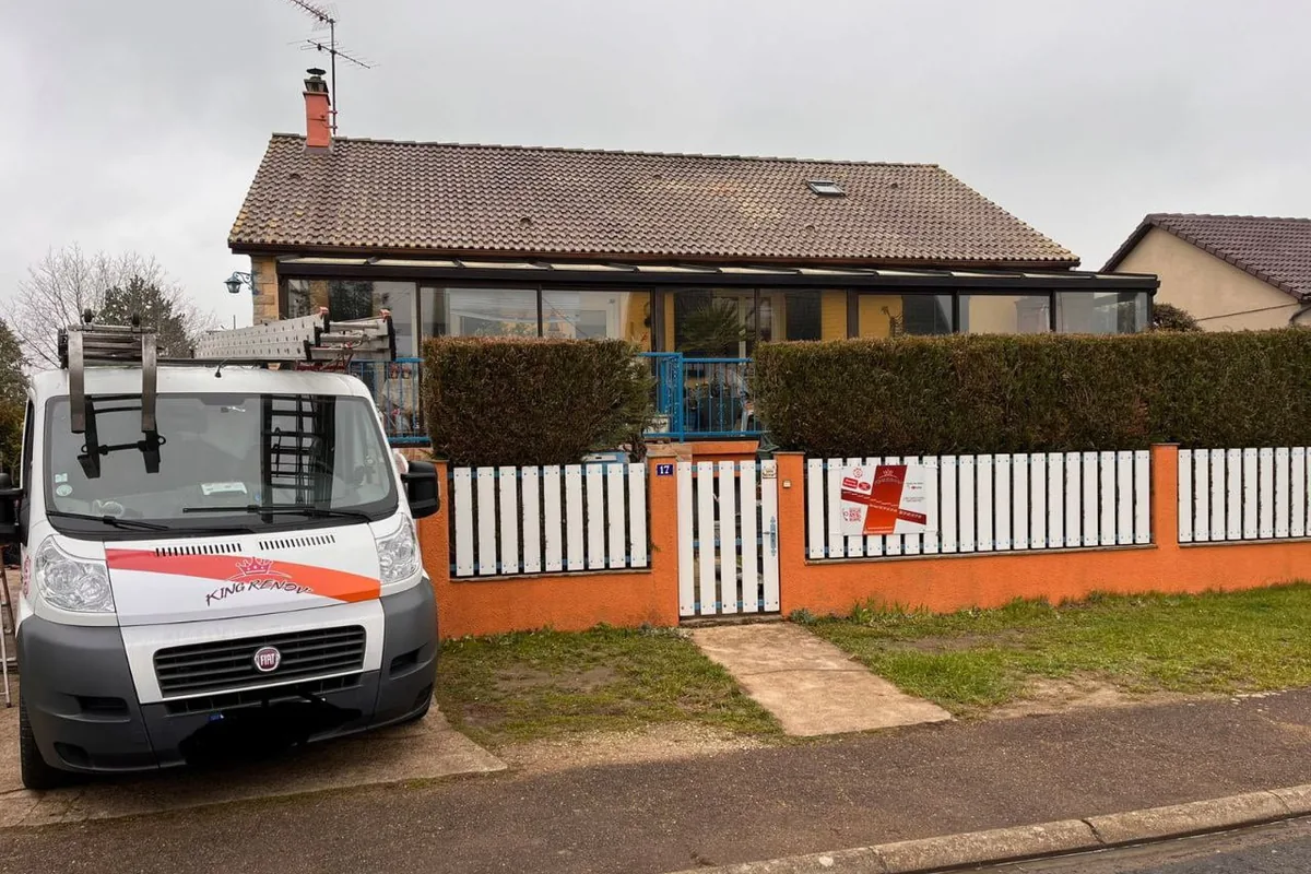 Façade d'une maison individuelle suivie par KING RENOV à Chartres